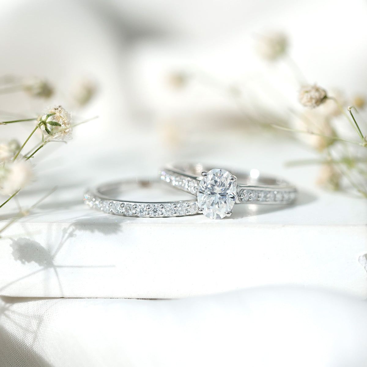 Oval Lab-Grown Diamond Bridal Set with IGI Certificate